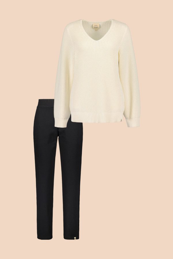 V-Neck Jumper & Comfy Slacks -pakkaus Online Hot Sale